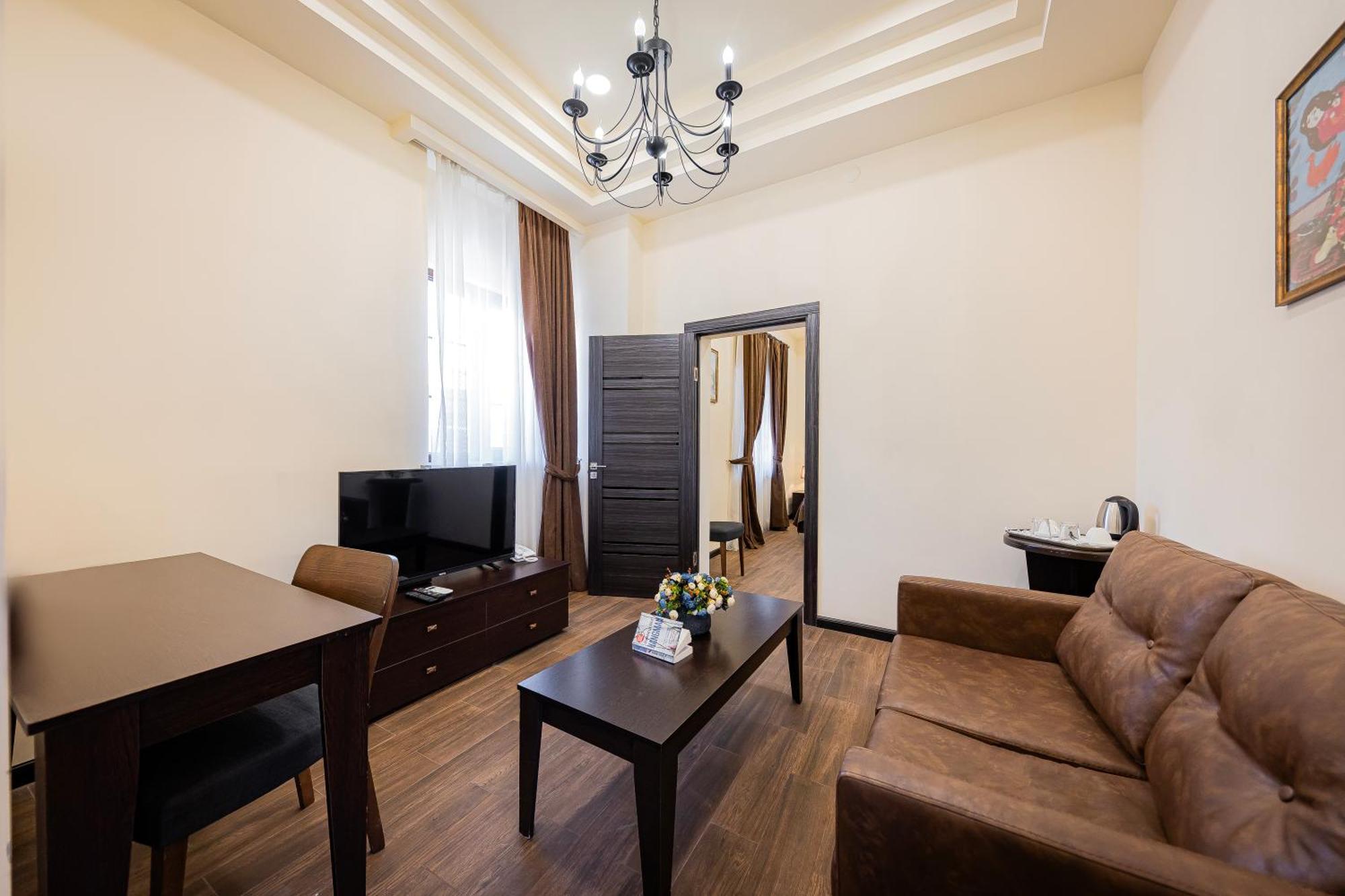 Boutique Living Hotel Yerevan Exterior foto