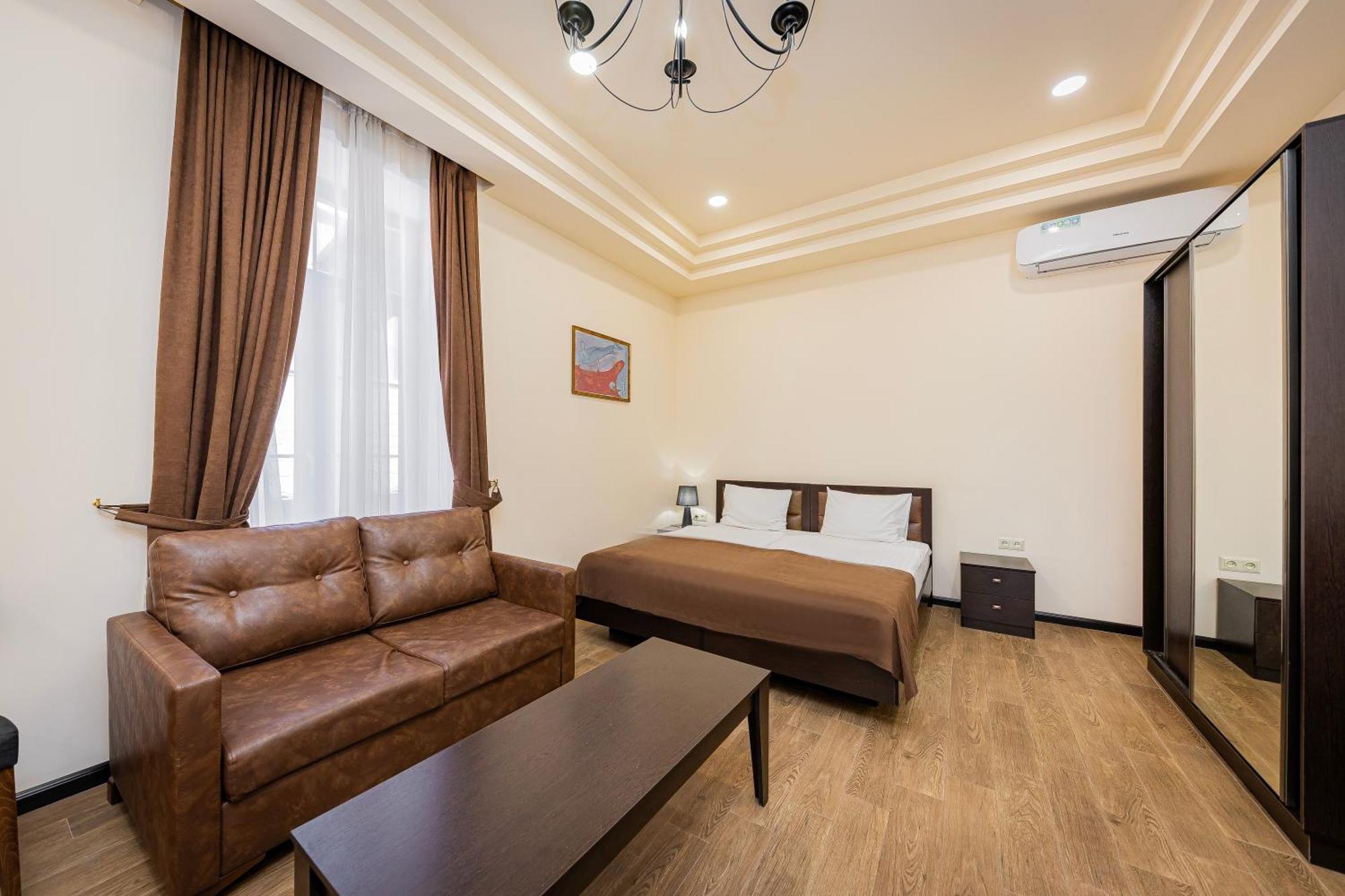 Boutique Living Hotel Yerevan Exterior foto