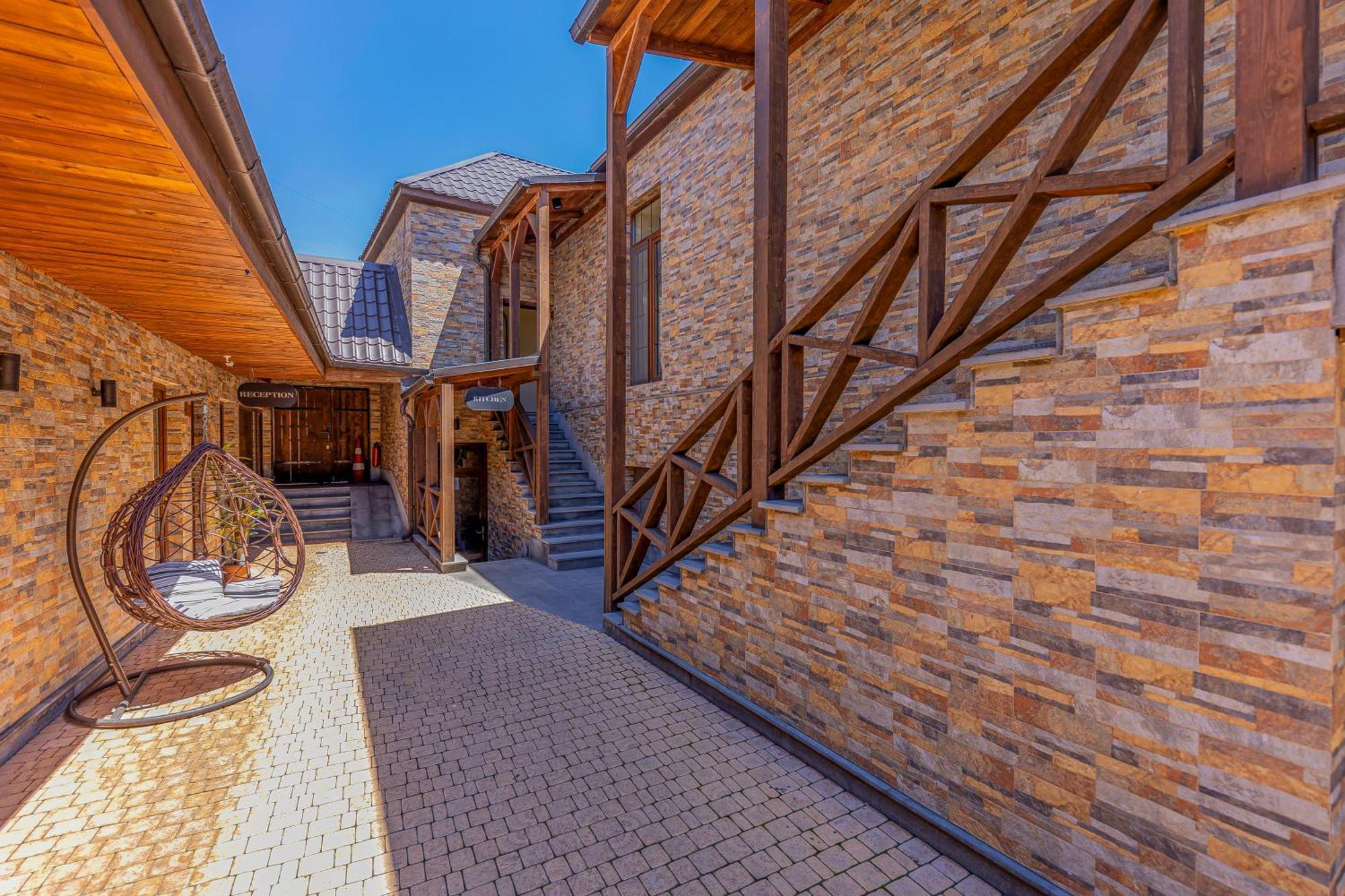 Boutique Living Hotel Yerevan Exterior foto