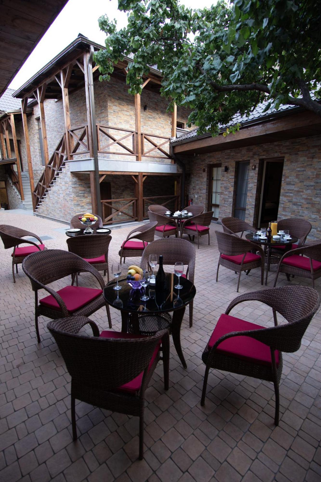 Boutique Living Hotel Yerevan Exterior foto