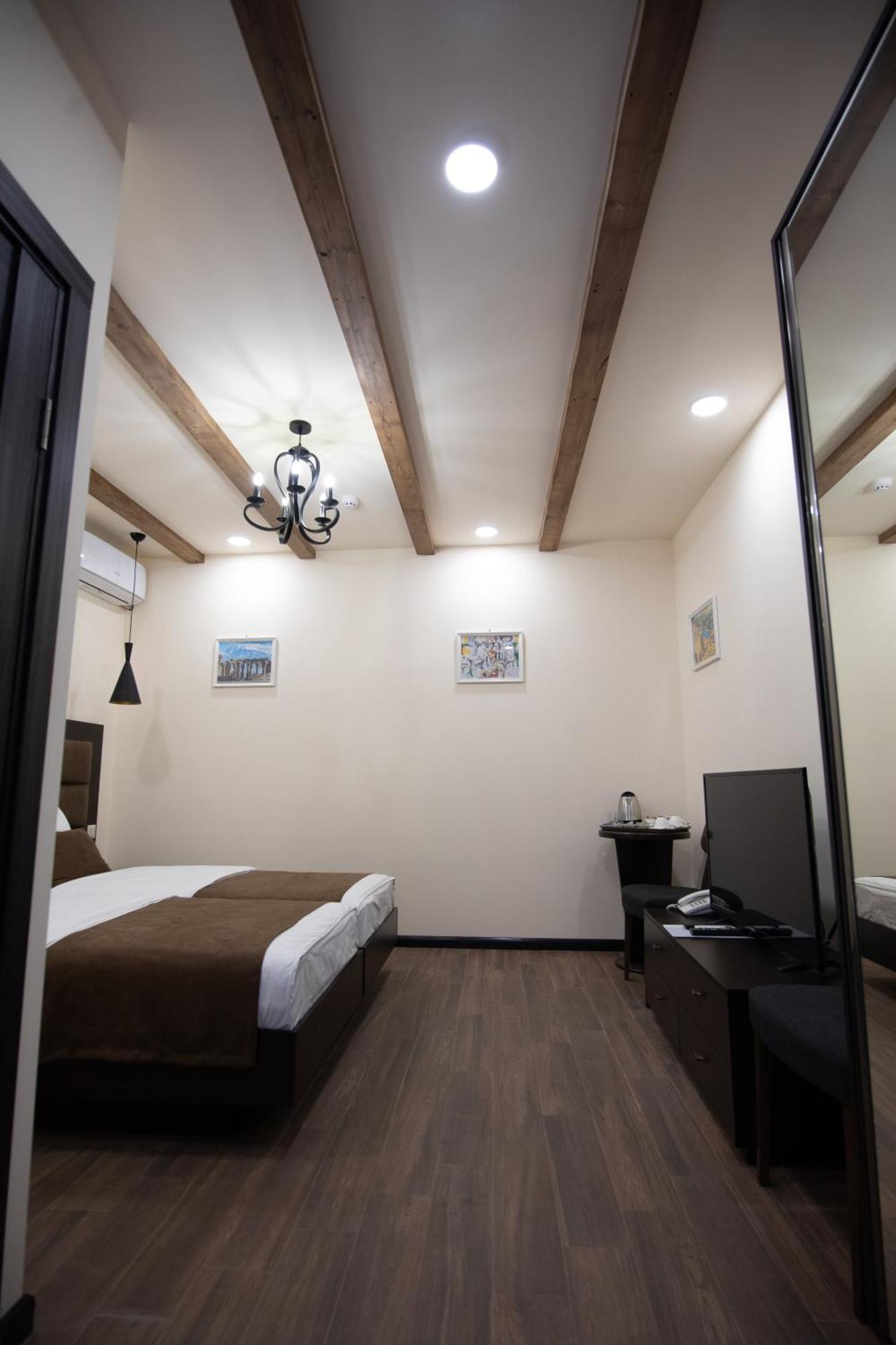 Boutique Living Hotel Yerevan Exterior foto