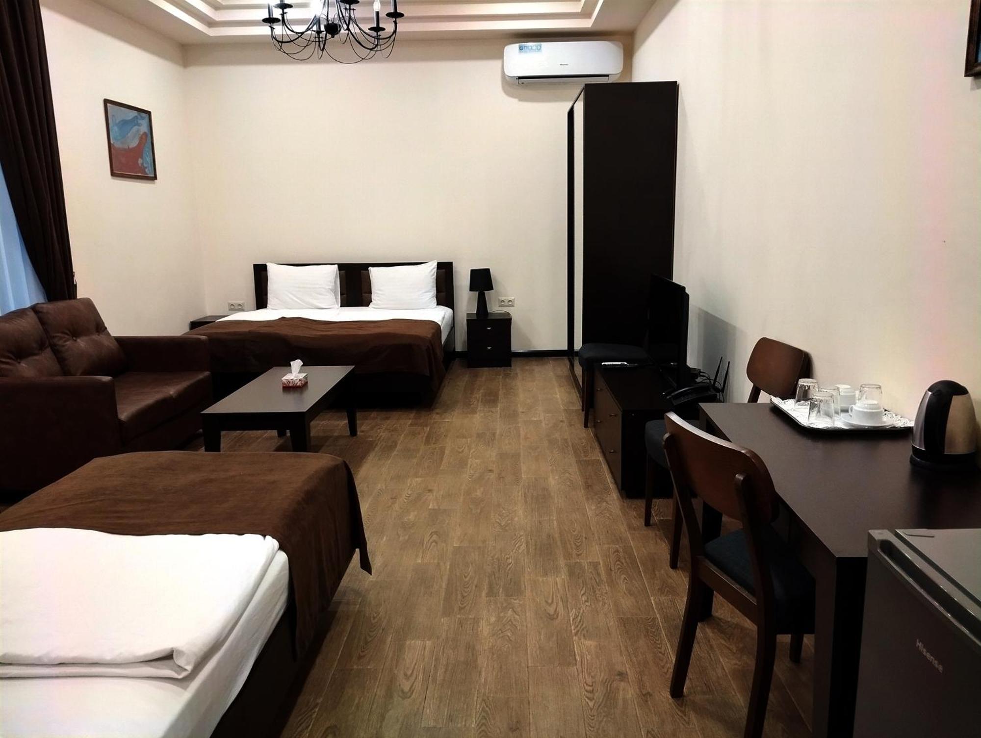 Boutique Living Hotel Yerevan Exterior foto
