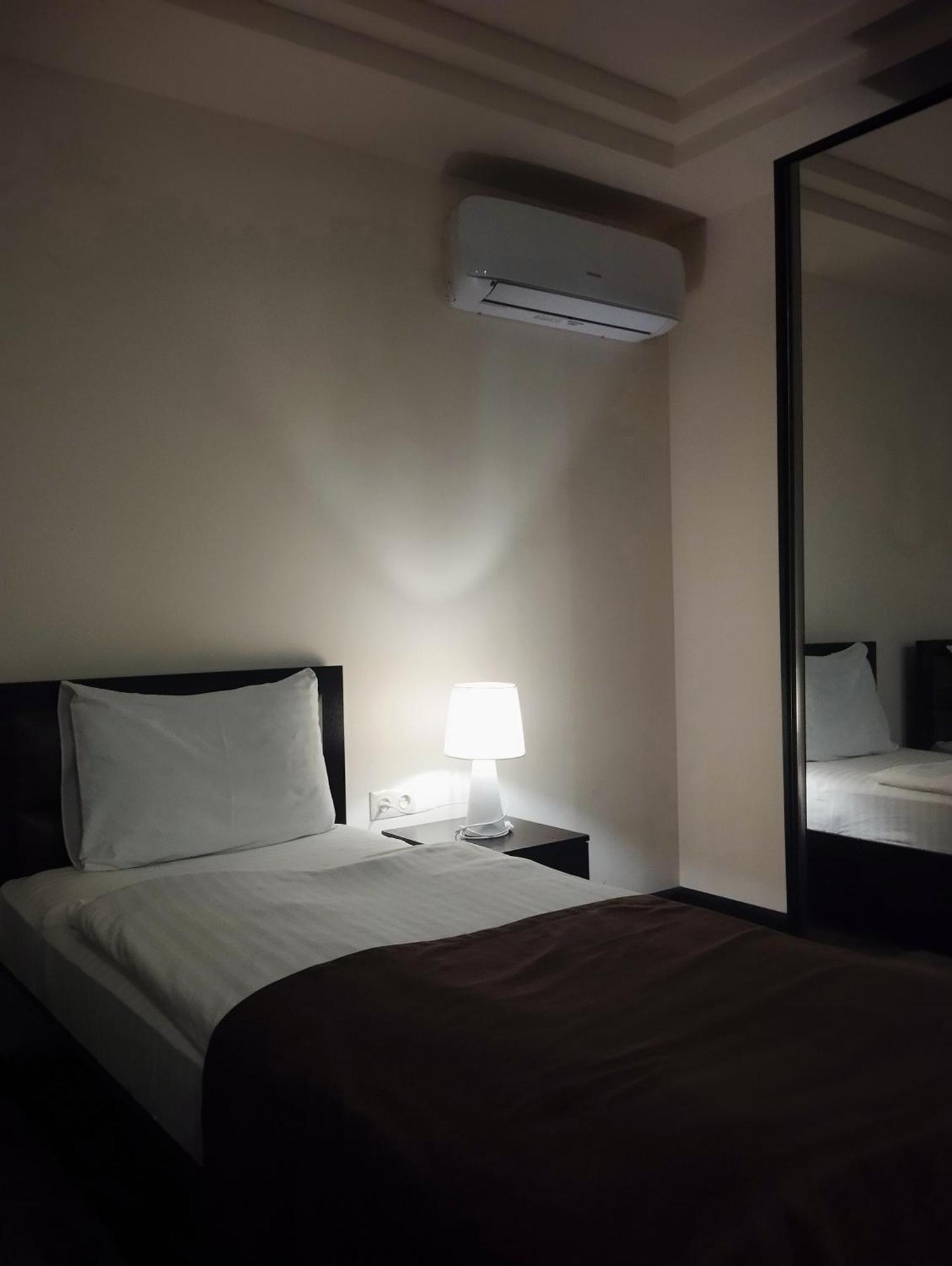 Boutique Living Hotel Yerevan Exterior foto