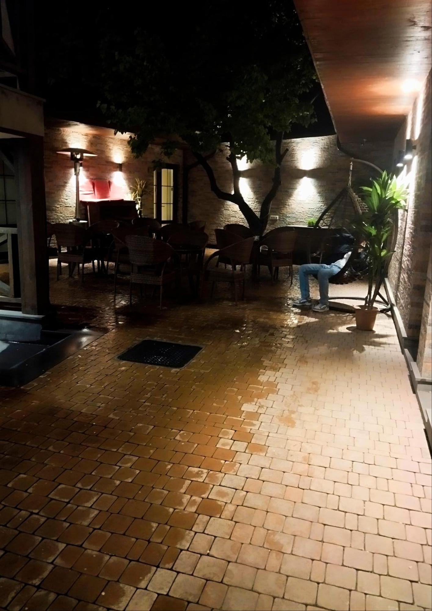 Boutique Living Hotel Yerevan Exterior foto
